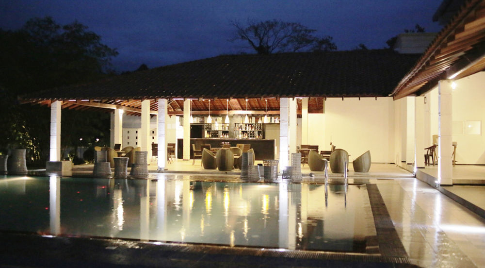 The Covanro Airport Hotel - Katunayake Gampaha Exterior photo